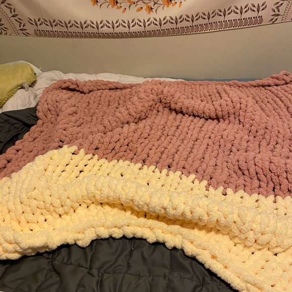 Custom Hand Knit Chunky Blanket - Picture 2 of 8